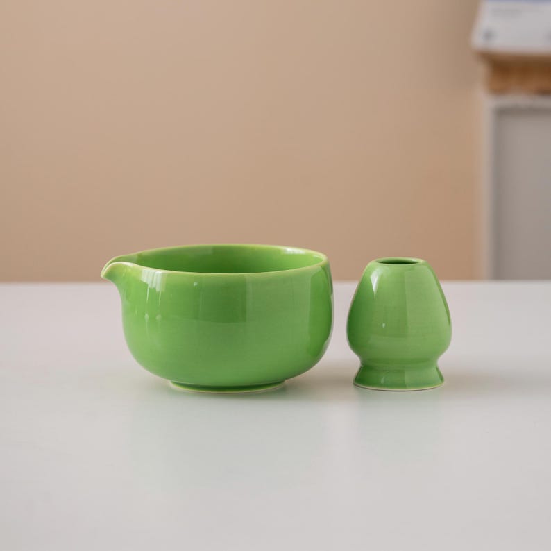 Green Ceramic Matcha Bowl Set with Spout Bamboo Whisk and Chasen Holder Elegant Matcha Whisk Ceremonial Set 450ml