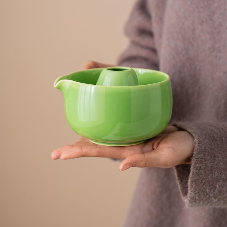 Green Ceramic Matcha Bowl Set with Spout Bamboo Whisk and Chasen Holder Elegant Matcha Whisk Ceremonial Set 450ml