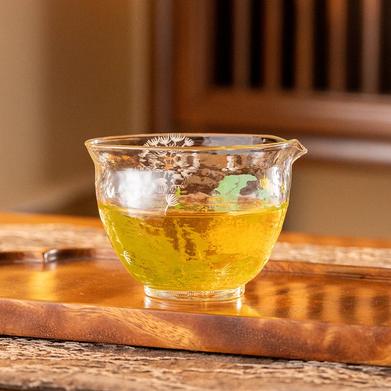 Hand-painted Dandelion Glass Tea Pitcher Clear Gongdaobei 210ml