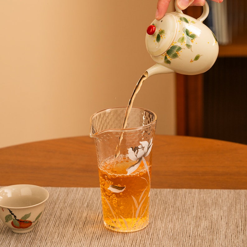 Hand-painted Lotus Hammered Glass Tea Pitcher Tall Gongdaobei 200ml