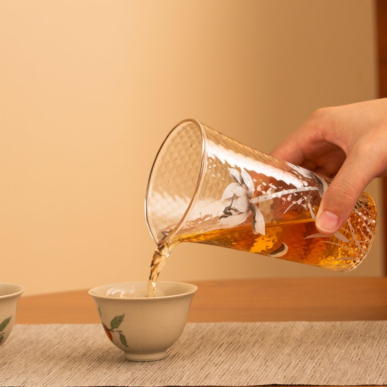 Hand-painted Lotus Hammered Glass Tea Pitcher Tall Gongdaobei 200ml
