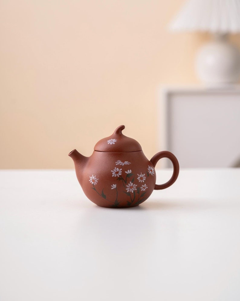 Hand-painted White Daisy Purple Clay Pear Design Teapot from Yixing 150ml