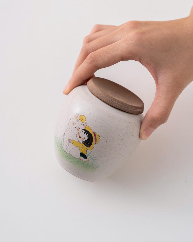Hand-painted Fat Tiger White Ceramic Tea Canister with Lid 120ml